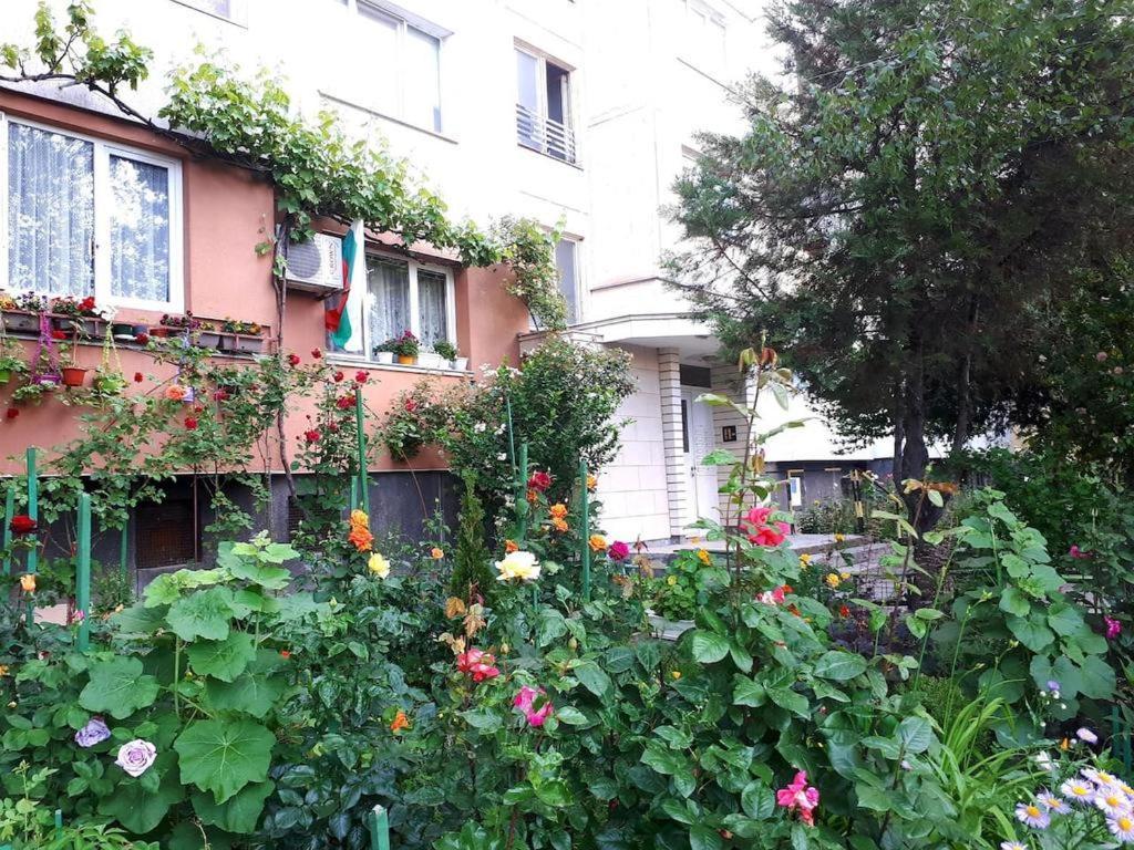 2 Bedrooms With Private Bath And Balcony Near The Airport Sofia Ngoại thất bức ảnh